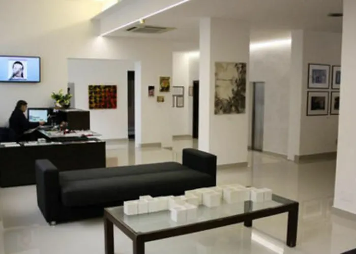 Hotel 38